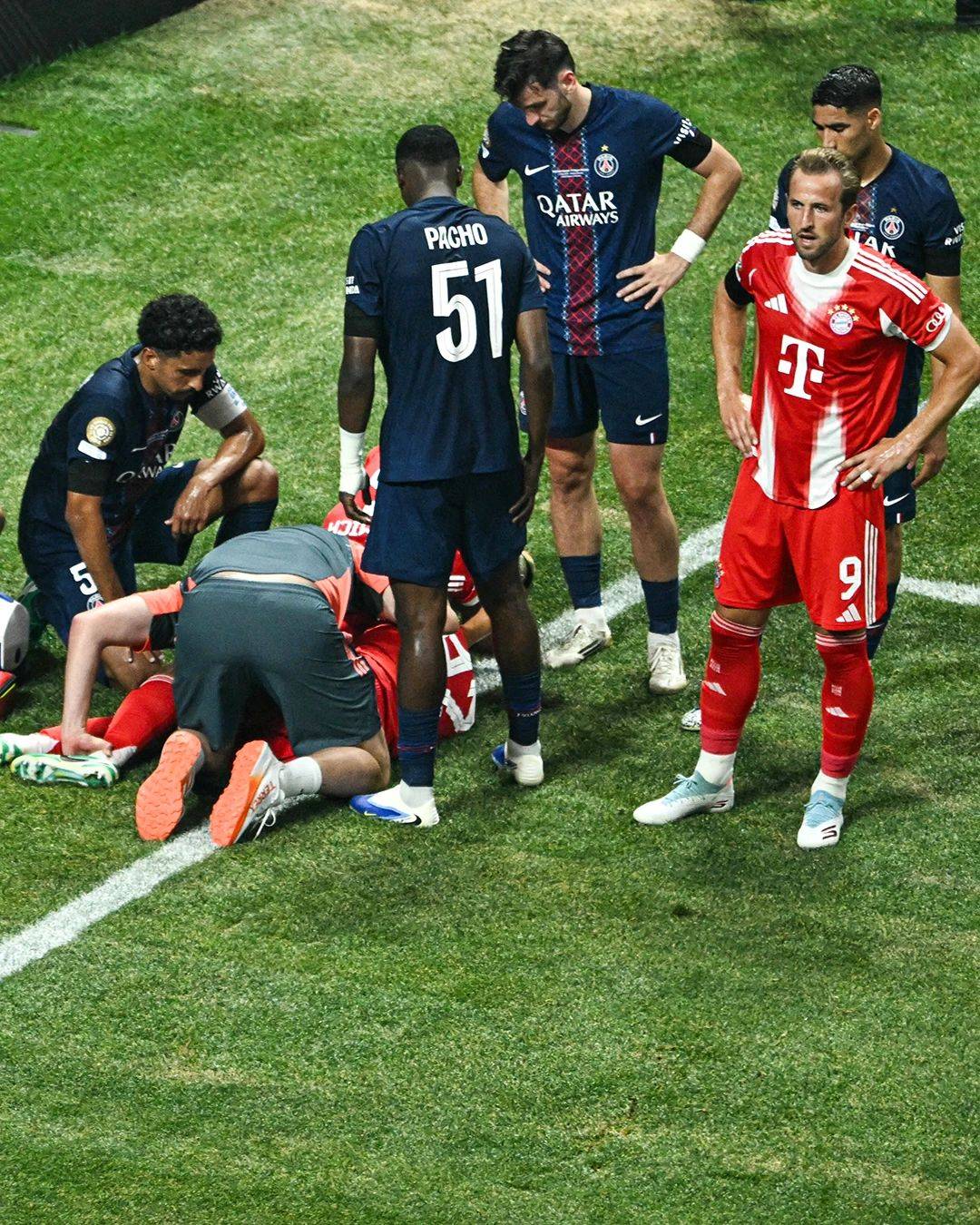 比利时队主力前锋因伤病险些退出接下来的比赛