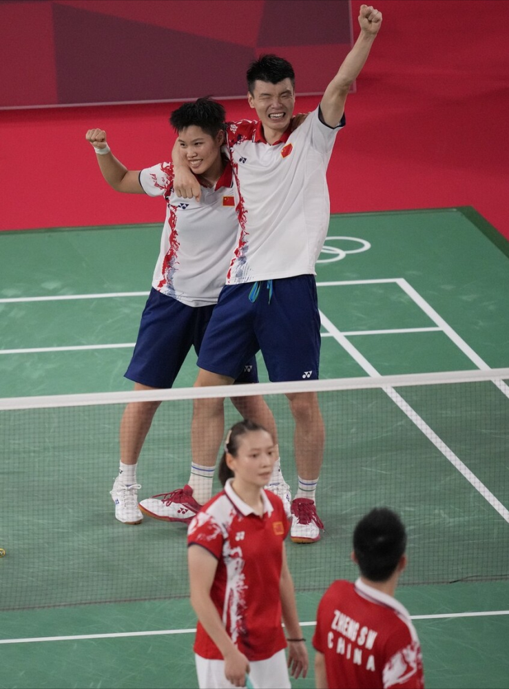 中国队鏖战印度队，黄鸭组合带队取胜