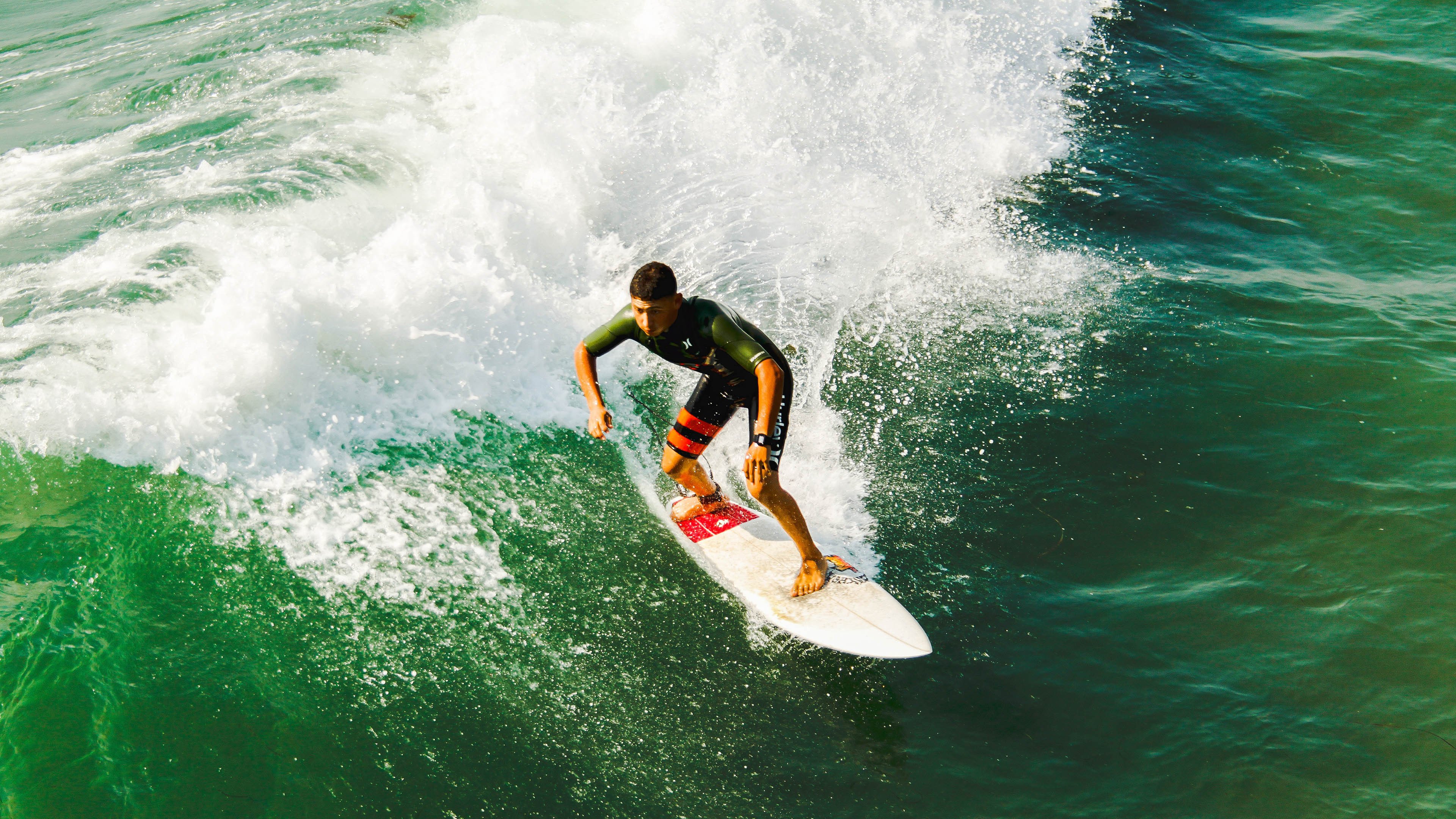阿尔瓦雷斯,稳定输出的现代足球典范,映照埃及速胜喀麦隆的战术启示